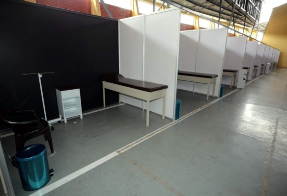 Habilitan centro de triaje en el gimnasio de la Unicah