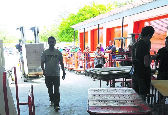 Hondureños en Florida buscan refugio ante llegada de huracán Irma