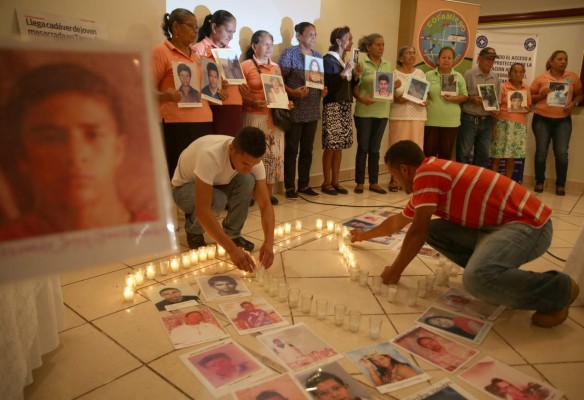 'Nos han mentido... seguimos esperando a mi hermano”