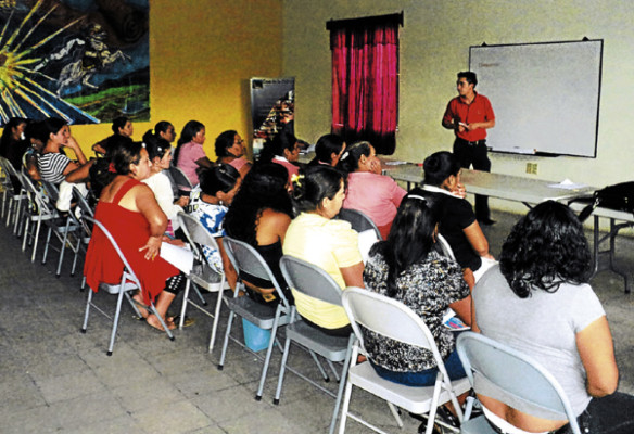 Construyen casas a familias pobres de aldeas de Taulabé