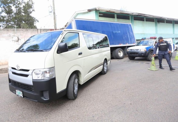 Decomisan medicamentos en varios vehículos en la capital de Honduras