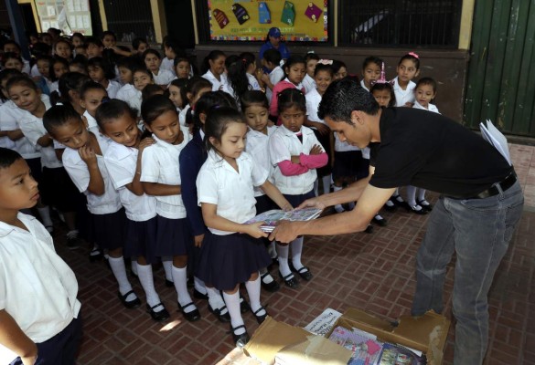 Maratón del Saber sigue pintando sonrisas en los niños de la capital