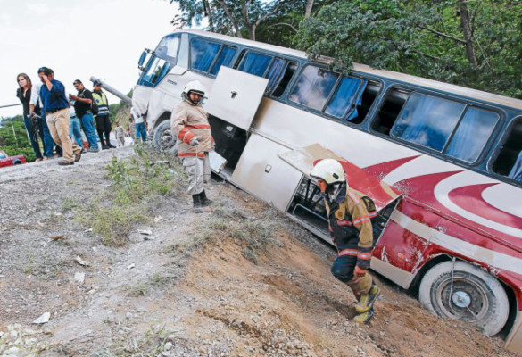 Al menos tres heridos en accidente de bus al oriente de Tegucigalpa