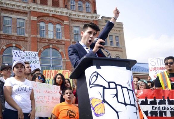 Opositores al DACA aplauden su cancelación