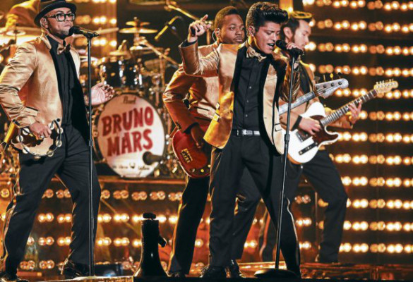 Resultado de autopsia de Whitney Houston retenido 'por seguridad'