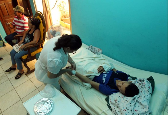 'Si nos parábamos no cabíamos los tres'