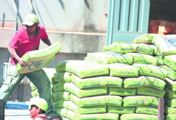 Plantas descartan aumento a la bolsa de cemento gris