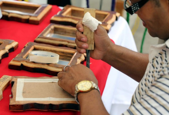 FOTOS: Reos exponen los productos elaborados con sus manos