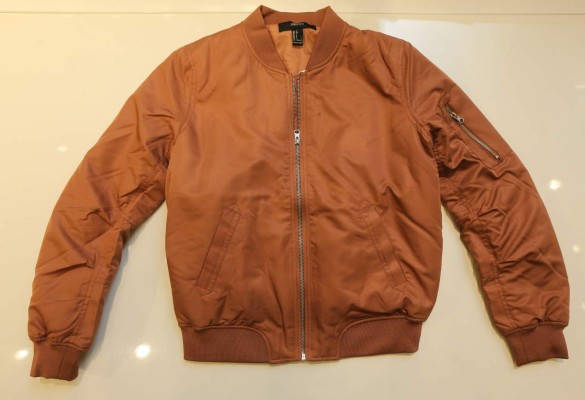 La bomber jacket está de regreso