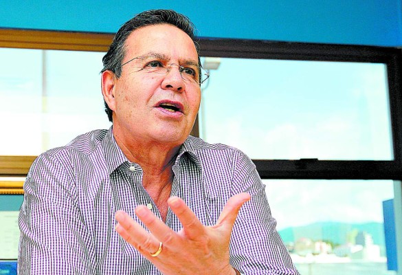 Solo trabaja para él, dice Rafael Callejas