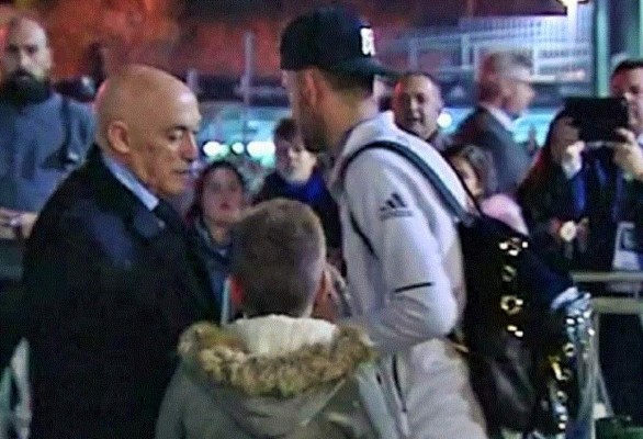 La hazaña de un niño para conseguir autógrafo de Cristiano Ronaldo