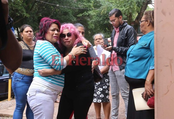 Doloroso momento cuando familiares reclamaron cuerpo del niño soterrado en Los Llanos
