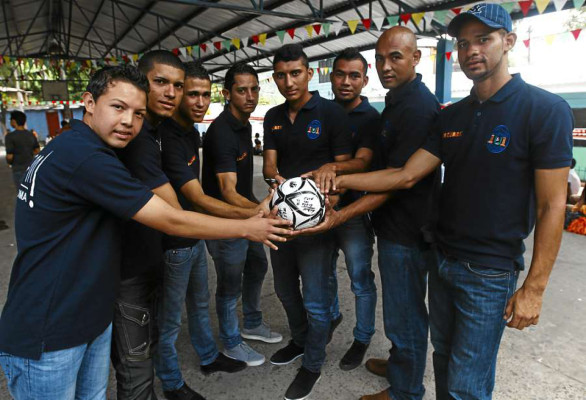 Los Jaguares de la UPNFM llenaron de euforia y goles la Itzamná