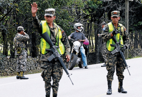FF AA tendría 300 millones menos para este año