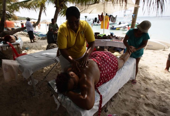 Spa en la playa, el nuevo servicio para los veraneantes en Roatán