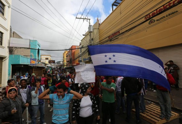 Vendedores paralizan actividad comercial en Comayagüela