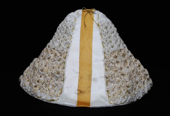 Honduras: Devotas cambian el ropaje que posee la Virgen de Suyapa