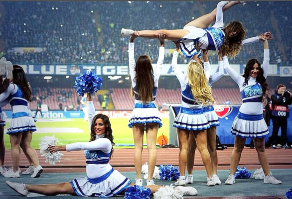 VIDEO: Las bellas porristas del Nápoles