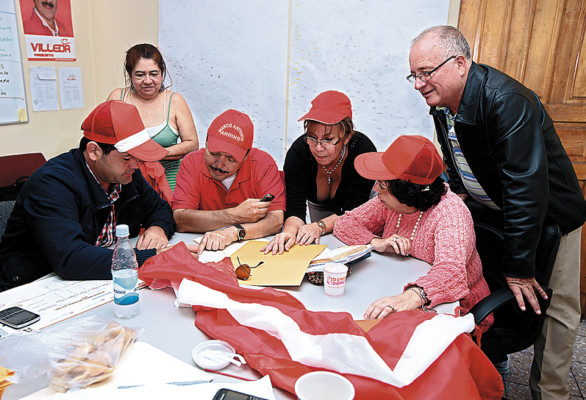 Aldeas y caseríos de Comayagua reciben material electoral