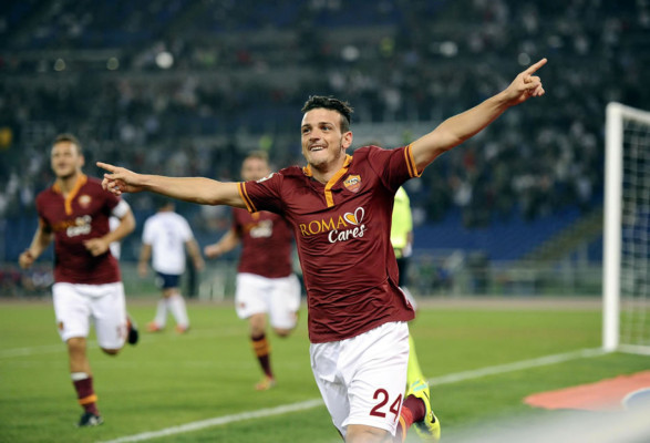 La Roma golea al Bolonia y lidera en solitario la Serie A