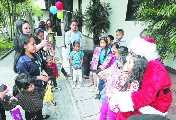 Nueve años de llevarles alegrías y sorpresas