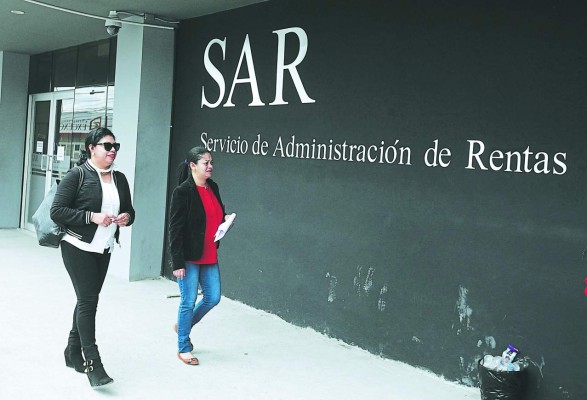 A 102,413 millones de lempiras sube la meta de impuestos para 2018