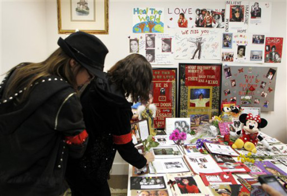 Objetos de Jackson se venden por casi un millón de dólares