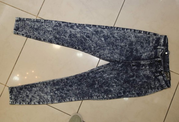 Pantalones talle alto: el look de aire retro