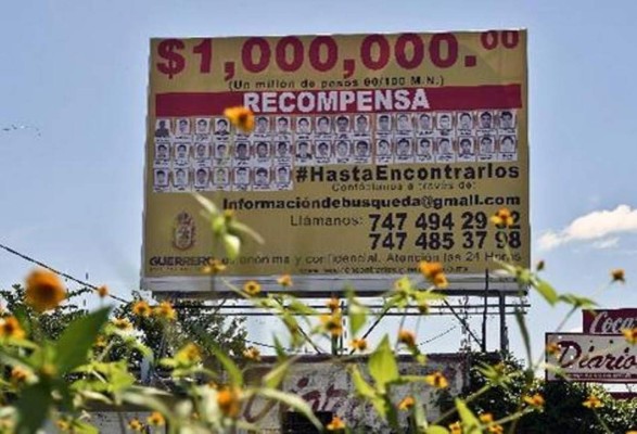 Ofrecen más de USD 100,000 por pistas sobre de 43 estudiantes desaparecidos