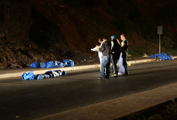 Encuentran tres cuerpos en bolsas bajo el puente Carías
