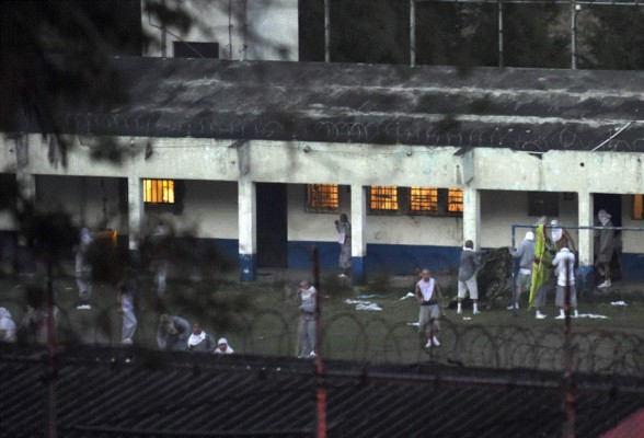 Al menos dos funcionarios muertos en motín en correccional de Guatemala&nbsp;&nbsp;