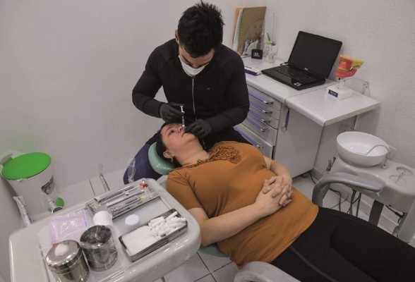 Narcoestética: Cuerpos de reloj de arena y lujos pagados con las drogas (FOTOS)