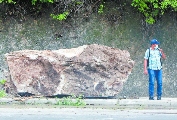 Daños por las lluvias dejan albergadas a más de 60 personas