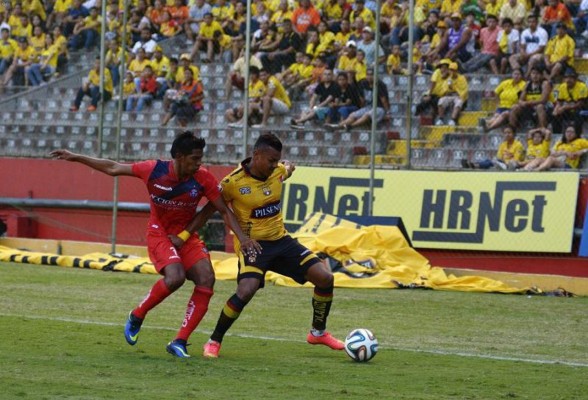 Mario debutó en Ecuador