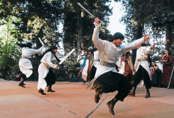 Bailes tradicionales en boda palestina