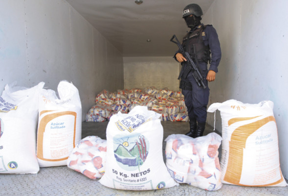 Decomisan azúcar que ingresó de contrabando