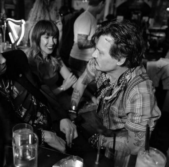 Johnny Depp cumple 59 años con una brillante trayectoria (Fotos)
