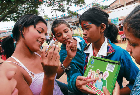 Niños de centros educativos demuestran su hondureñidad