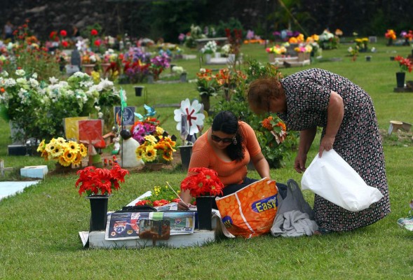 Unos 100 mil capitalinos coronarán a sus deudos