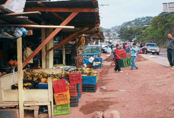 Improvisado mercado es una bomba de tiempo