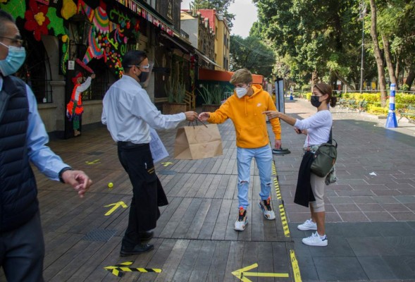 Lo que se sabe hasta ahora sobre mutación del coronavirus que alarma a Europa (FOTOS)