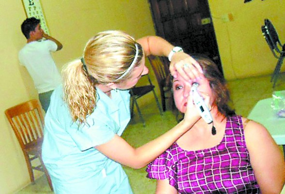 Honduras: Realizan cirugías de la vista a bajo costo