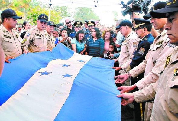 Despedidos con honores