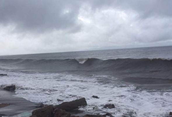 Miles de evacuados por lluvias que azotan a Honduras