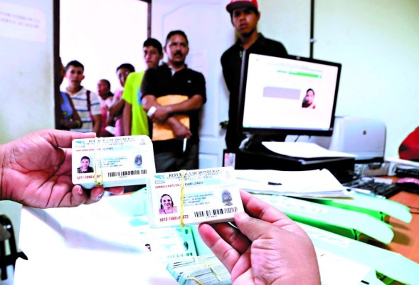 Más de la mitad de la población porta su tarjeta vencida