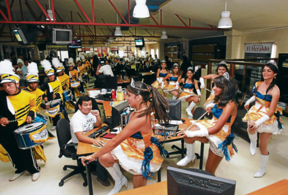 La mejor banda del desfile trajo su ritmo a EL HERALDO