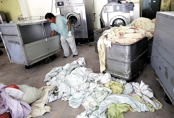 Ropa sanguinolenta del HEU es enviada al IHSS y al San Felipe