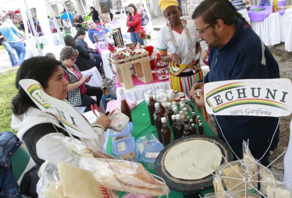 Incansable, indestructible y amorosa, así es la mujer hondureña
