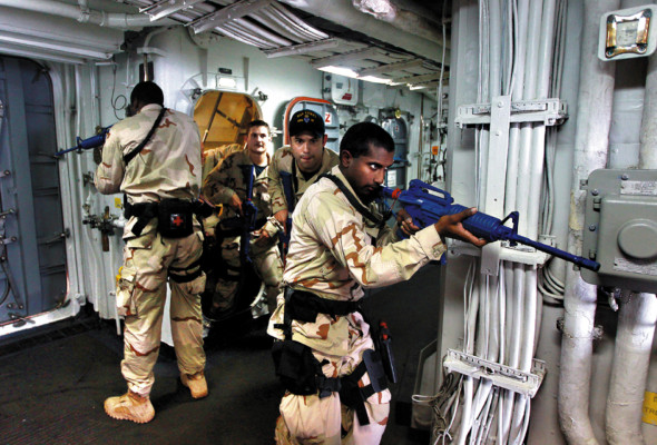 Comando élite enfrenta narcos