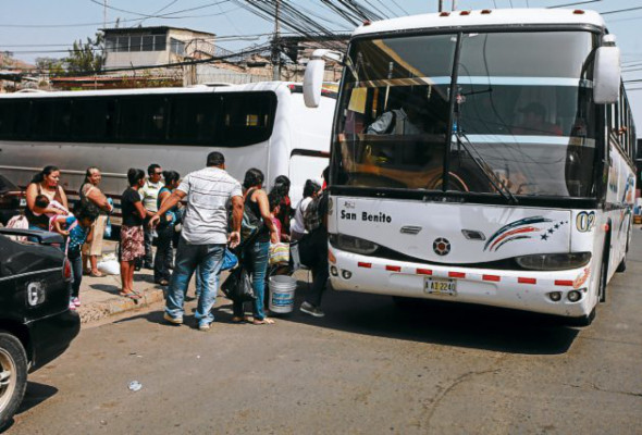 Severo incremento de seis lempiras piden en bus amarillo